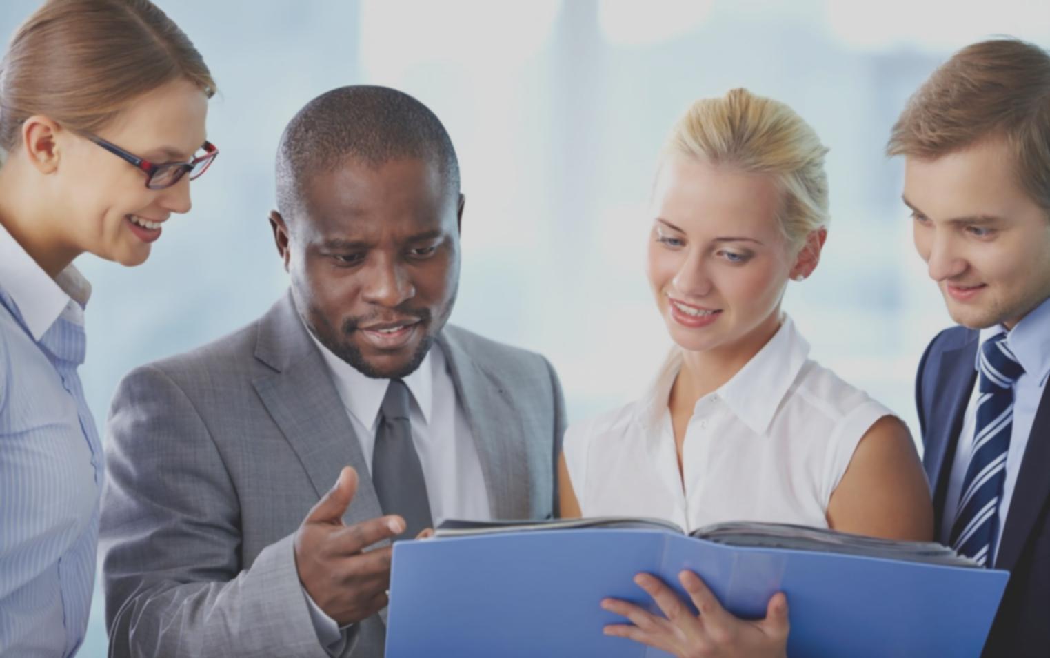 Finanzberatung und Budgetplanung im modernen Büro